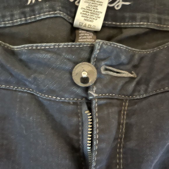 Maurices Dark Wash Sequin Embellished Jeggings Size Large - Picture 7 of 7